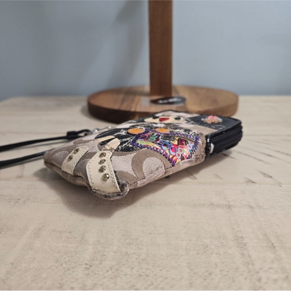 Coach Poppy Chan “Pepper” Wristlet - Signature Appliqué Character Wristlet RARE - Picture 9 of 12
